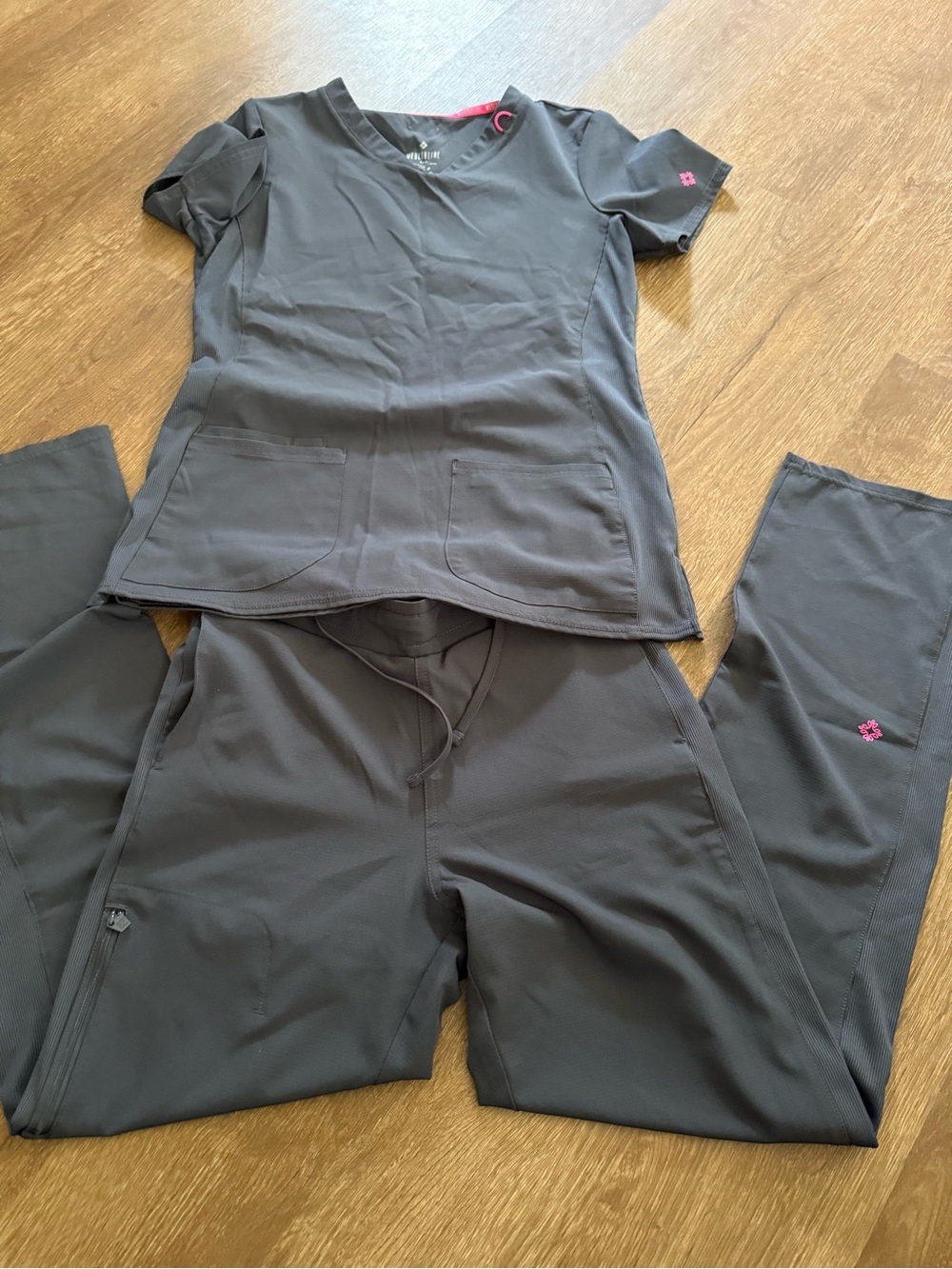 Med Couture Charcoal Gray Women’s Straight Leg Scrub Set with Pink Accents